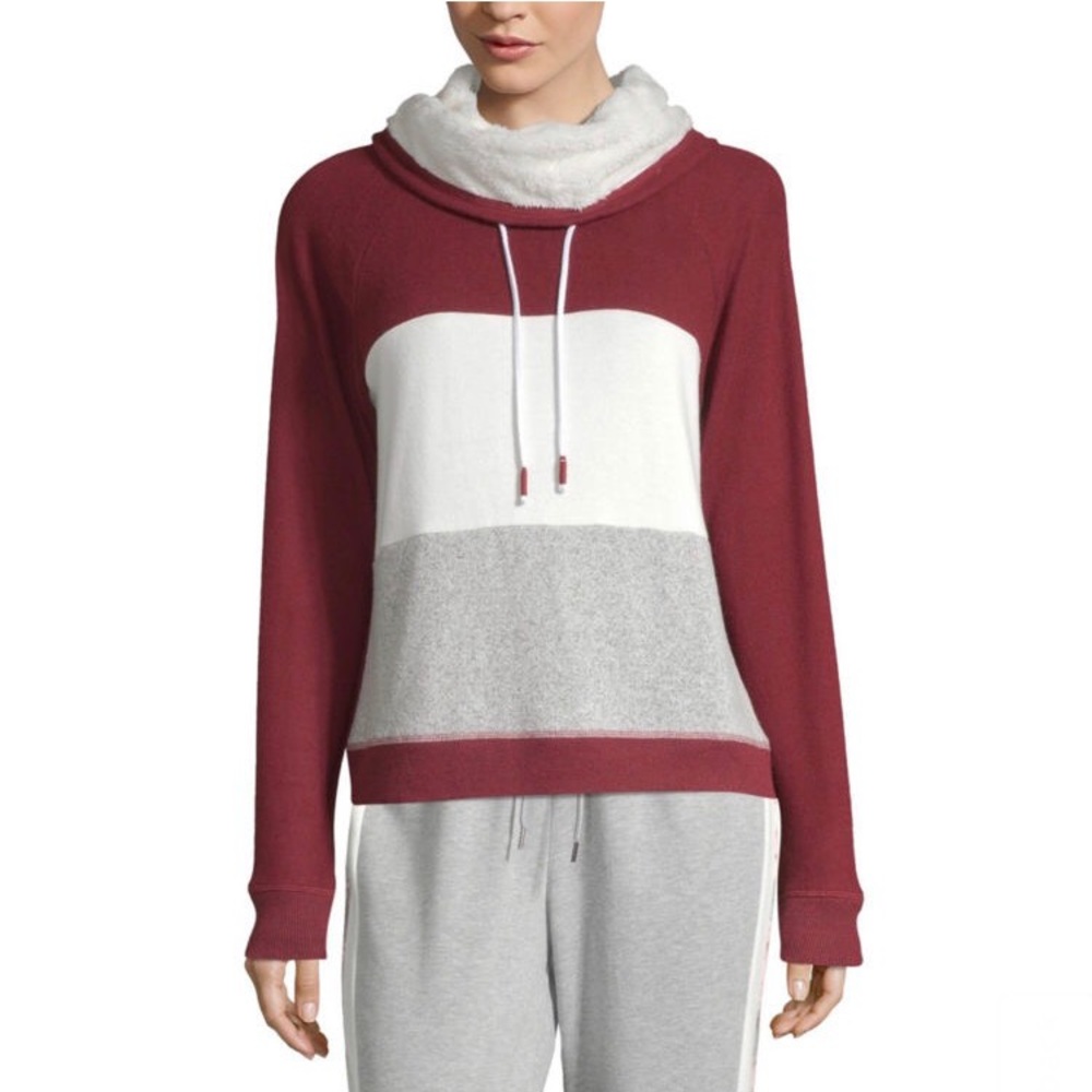 Juniors Women’s Long Sleeve Hoodie